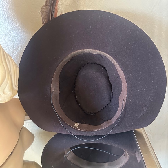ELEGANT 1940s\' BROWN FELT FEDORA + INTRICATE CROWN DETAILS &  FEATHERS main image 8